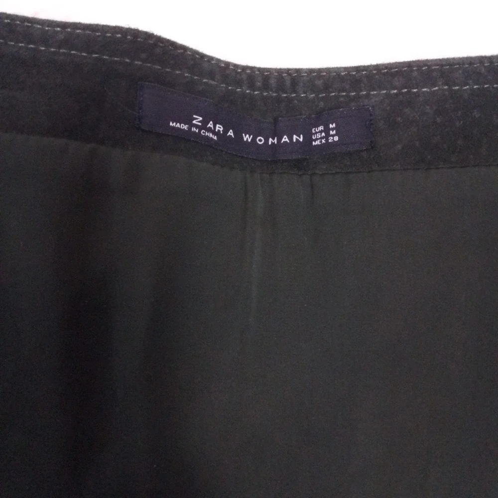 H&M Full Front Zip Leather Suede Mini Skirt Size Medium in Green‎ *flawed*